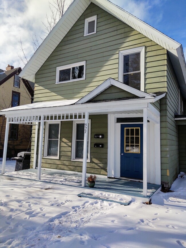Building Photo - 327 High St