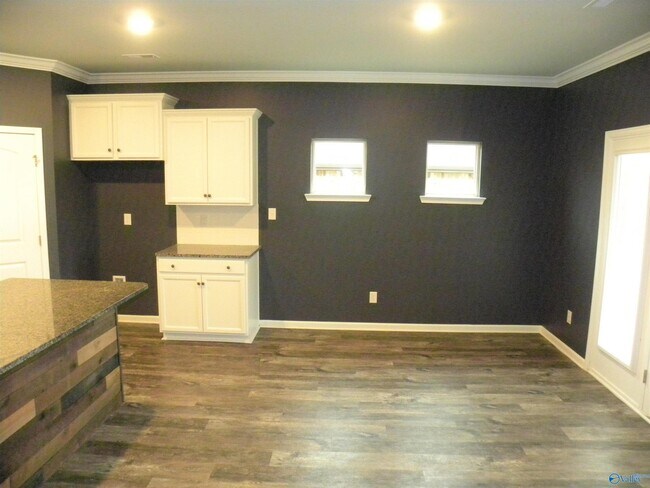 Building Photo - 133 Sunlit Grove Dr