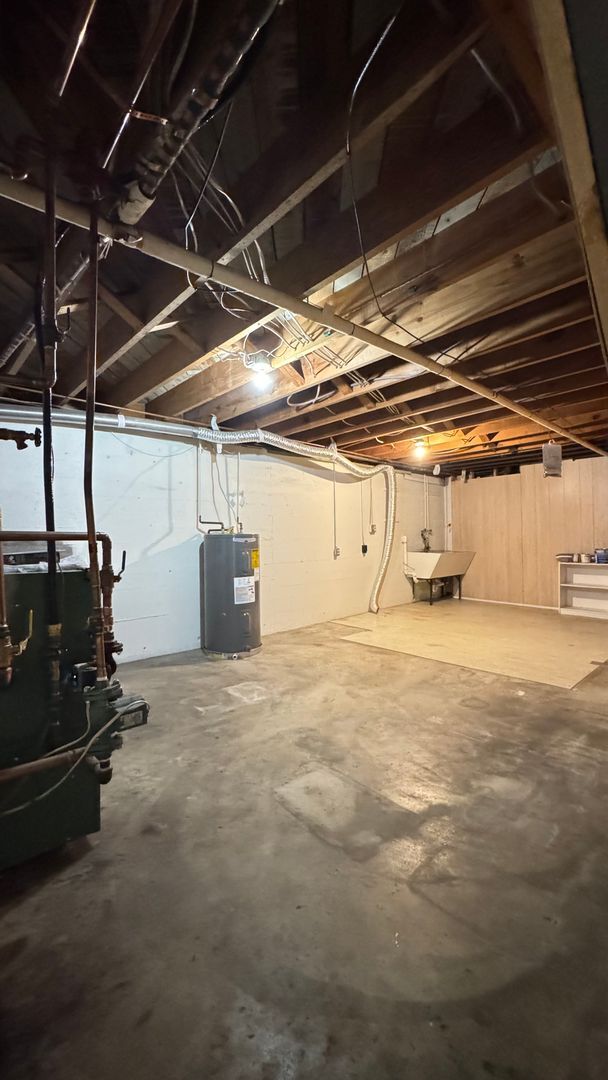 Building Photo - 3120 Stoneridge Rd SW