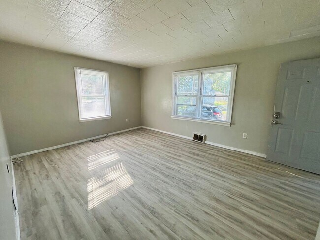 Foto del edificio - 202-204 E Maple St