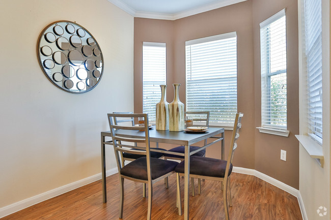 Dining area - Heritage At Hooper Hill