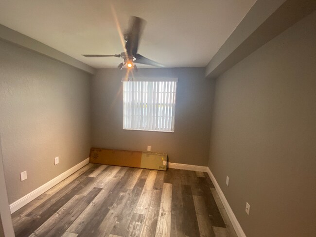 Foto del edificio - 2831 N Oakland Forest Dr