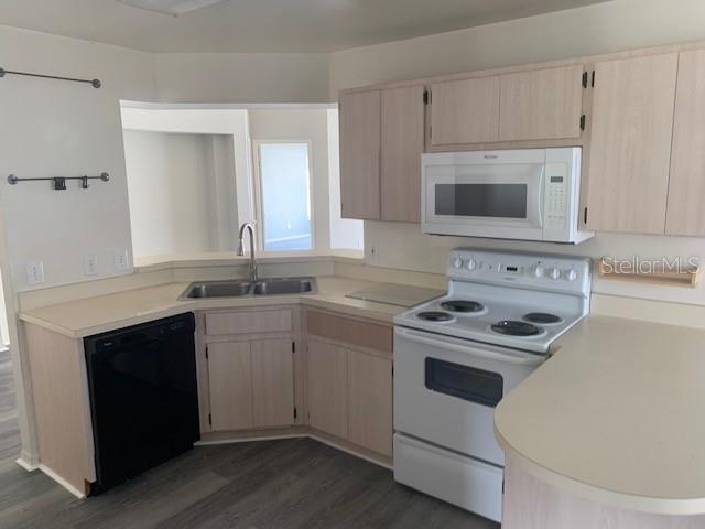 Foto del edificio - 1214 Bloom Hill Ave