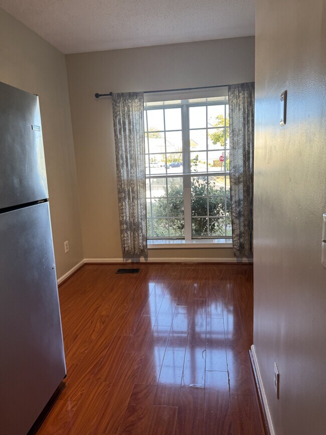 Foto del edificio - 13527 Highland Mews Pl