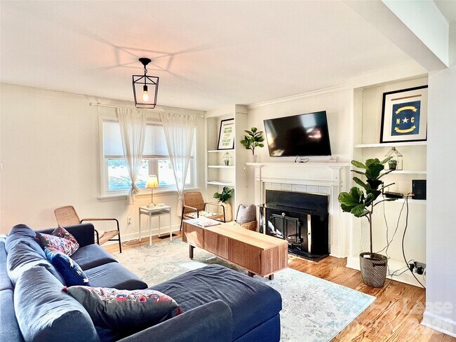 Building Photo - 2931 Belmeade Dr