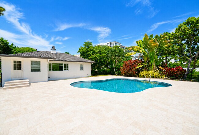 Foto del edificio - 400 E Royal Palm Rd