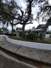 Building Photo - 8320 Woodlake Pl