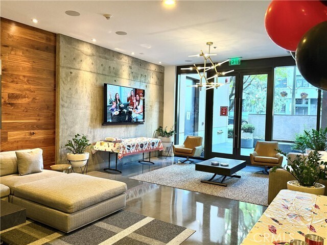 Foto del edificio - 1111 S Grand Ave