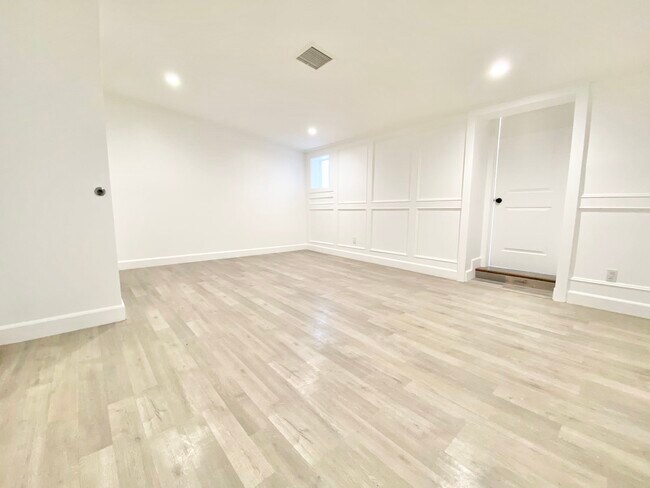 Building Photo - 13644 Terra Bella St