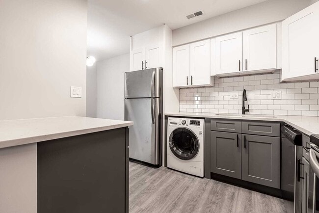 Building Photo - Grand Park Apartments