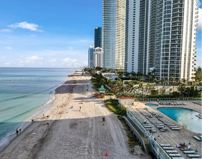Foto del edificio - 19201 Collins Ave