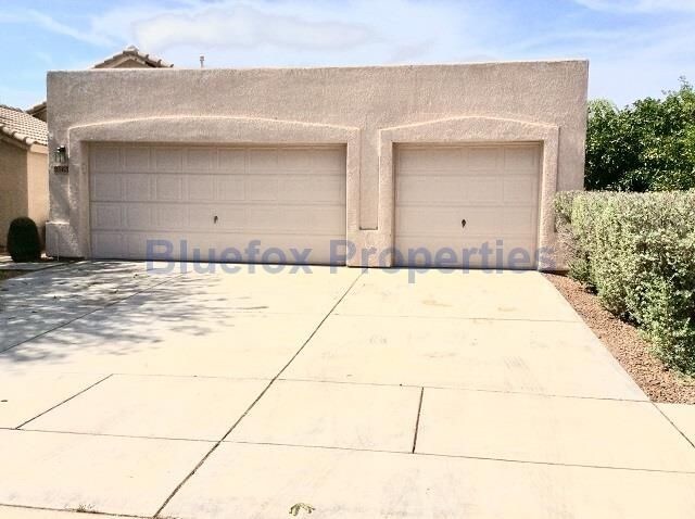 Primary Photo - East side home with a pool!