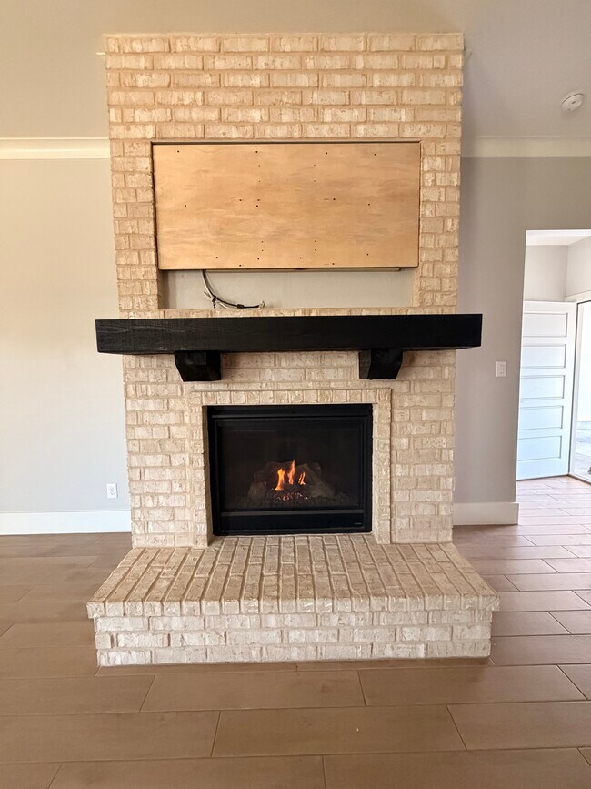 Foto del edificio - 1206 Burgandy Dr