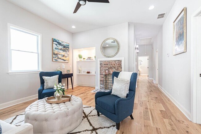 Foto del edificio - 896 Oakhill Ave SW