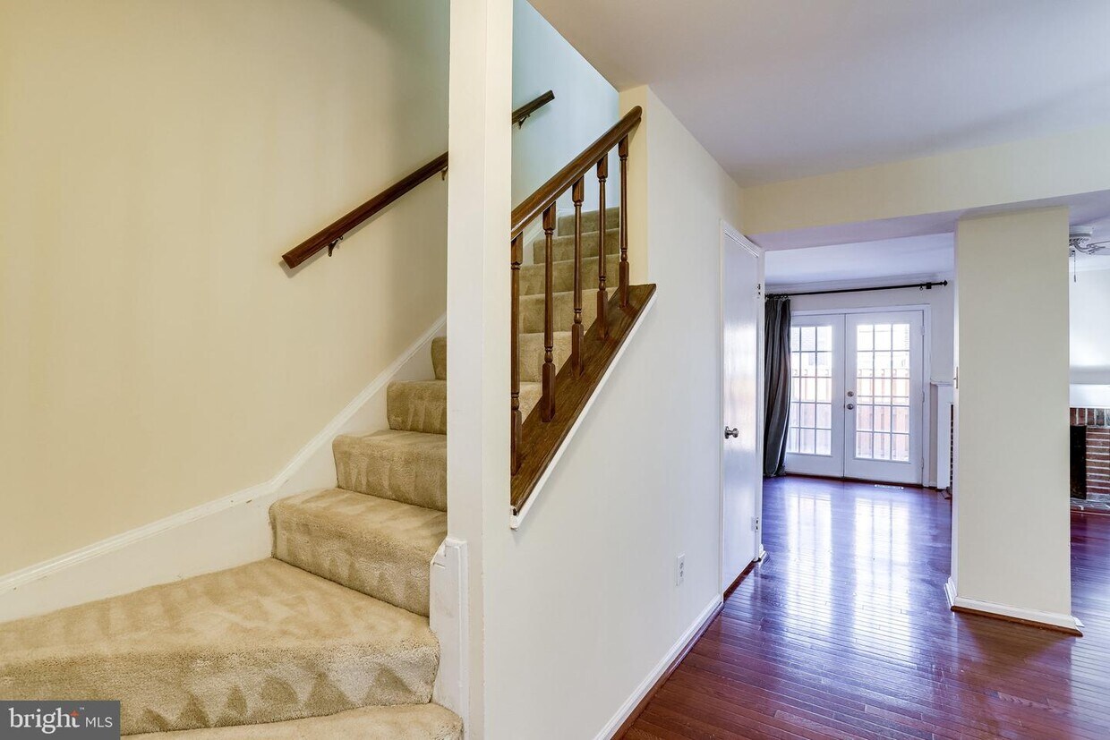 2512 S Walter Reed Dr, Arlington, VA 22206 Townhome Rentals in