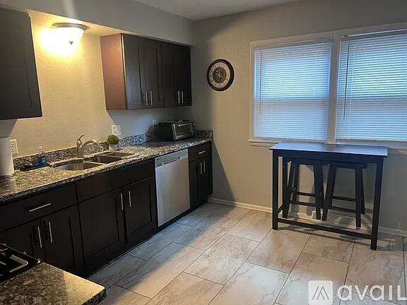 Foto del edificio - 4048 N Prospect Ave