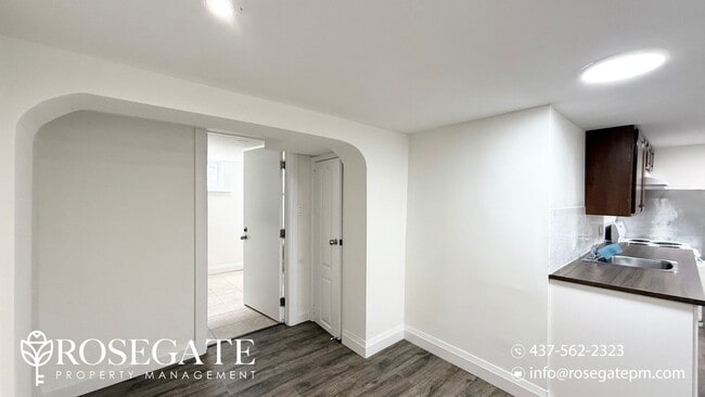 Photo du bâtiment - Newly Renovated 1-Bedroom Basement Unit in...