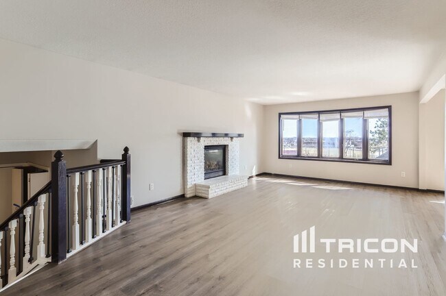 Foto del edificio - 16691 N Hillcrest Ct