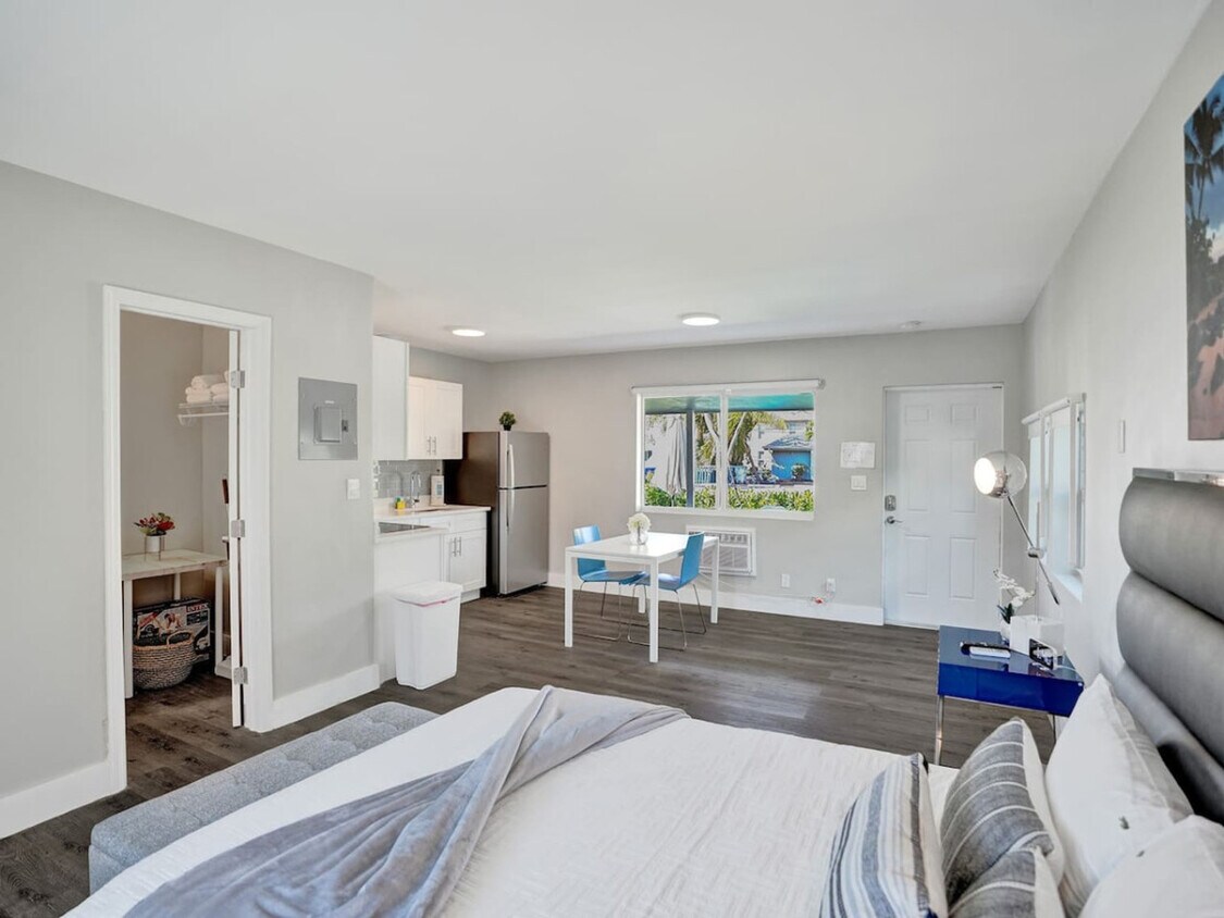 Foto principal - 3204 NE 9th St