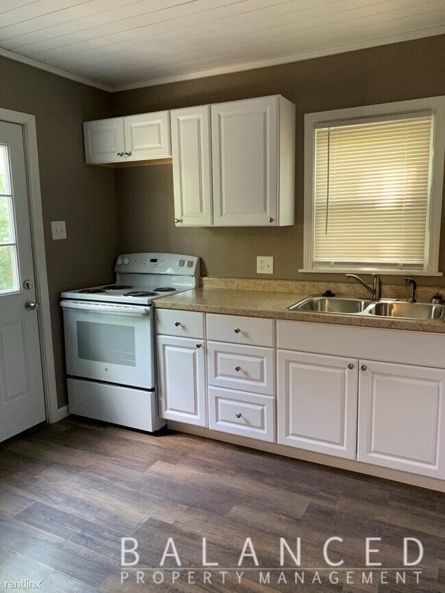 Foto del edificio - 2 br, 1 bath House - 113 SW Hillside Ave