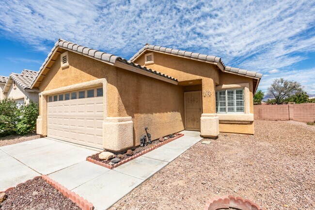 Building Photo - Beautifully Remodeled Single-Story Home in NLV