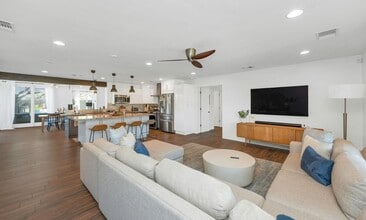 Building Photo - 4707 N 30th Pl