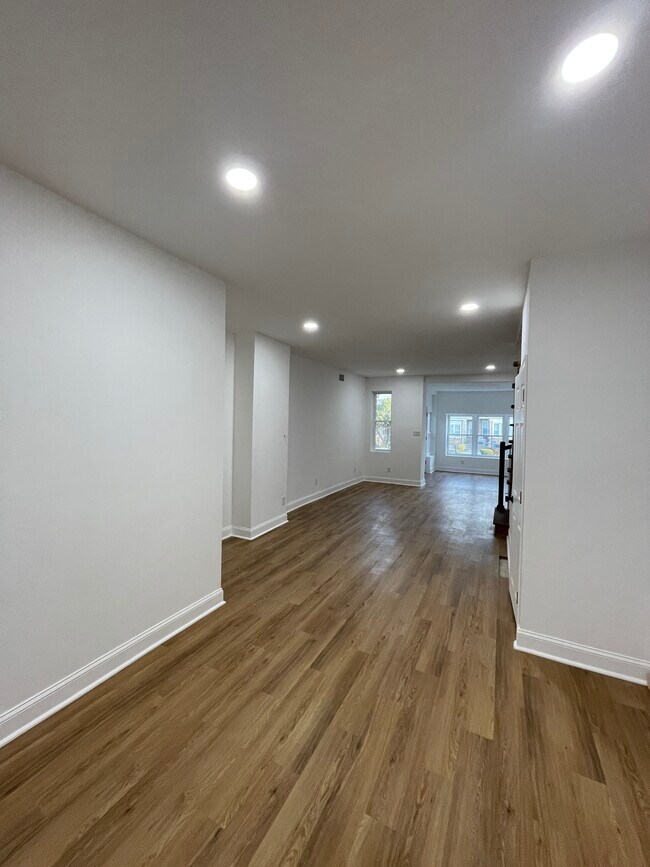 Building Photo - 5317 W Berks St