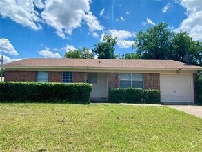 Building Photo - 1010 Cherrywood Dr