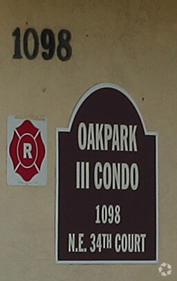 Building Photo - Oakpark III Condominiums
