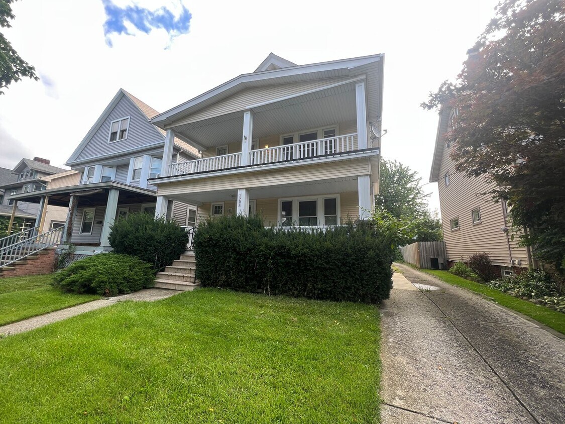 Foto principal - 1285 Cook Ave