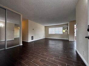 Building Photo - 101 Avenida Las Brisas