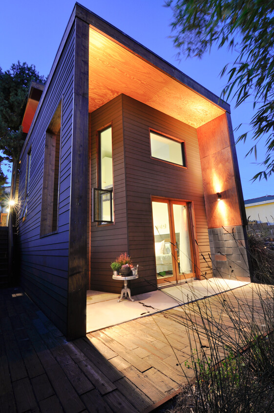 Primary Photo - 3361 C St