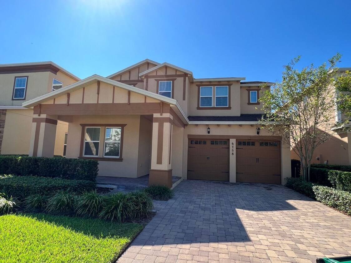 Primary Photo - 5 Bedroom 3.5 Bathroom Family Home at Wind...