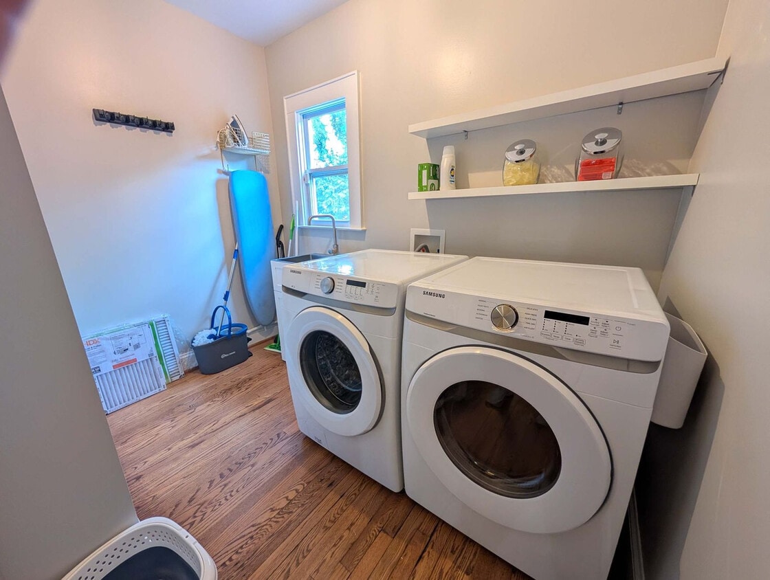 Primary Photo - 211 Hargrove St