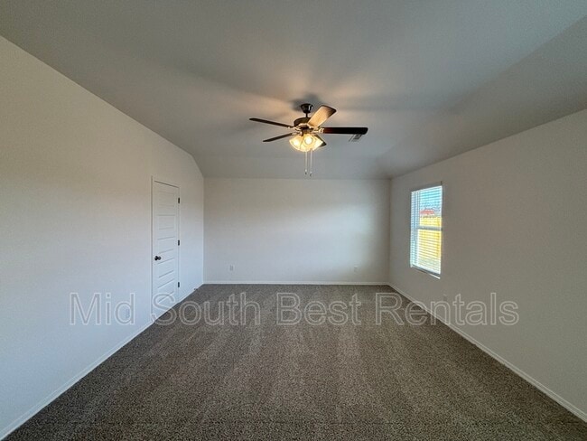 Building Photo - 6432 Newark Dr