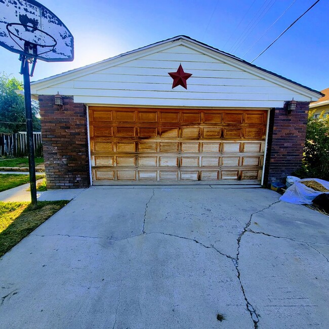 Photo - Gorgeous Antique Midvale Home!