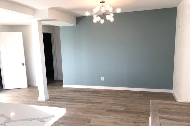 Living area view from kitchen - 755 Warfield Ave