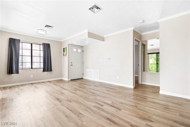 Foto del edificio - 4848 Nara Vista Way