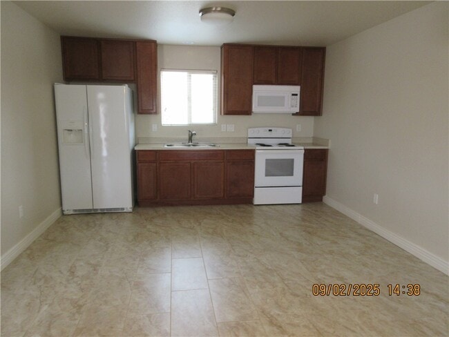 Building Photo - 930 Sheldon Ave