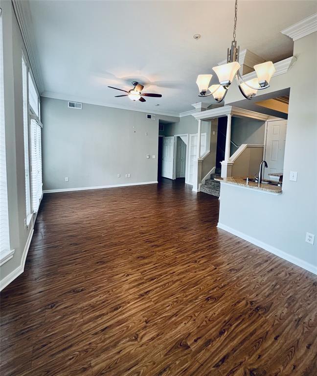 Building Photo - 5353 Memorial Dr