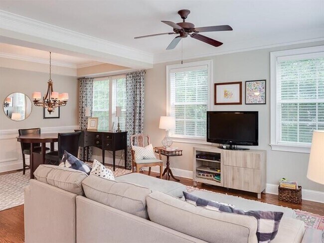 Foto del edificio - 3733 Ashford Creek Ln NE