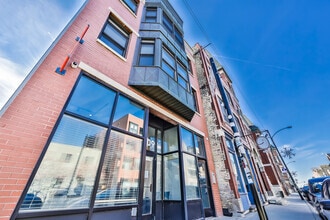 Building Photo - 2209 W North Ave