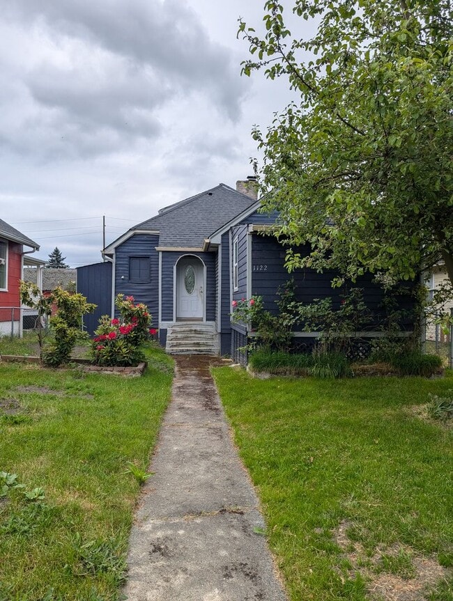 Building Photo - Large Bremerton Original for Rent! Over 23...