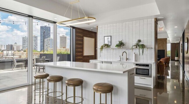 Foto del edificio - 1135 W Winona St