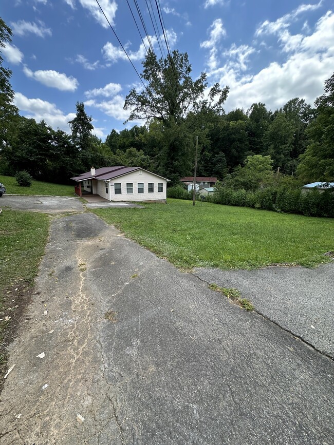 Foto del edificio - 1525 Bruce Gap Rd
