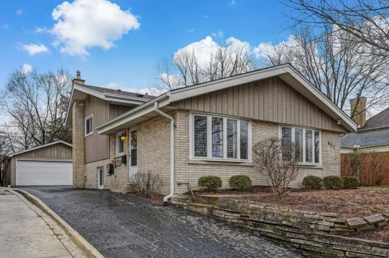 Primary Photo - Perfect 3 Bedroom & 2 Bathroom Rental in H...