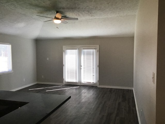 Foto del edificio - 5026 Chase Stone Dr