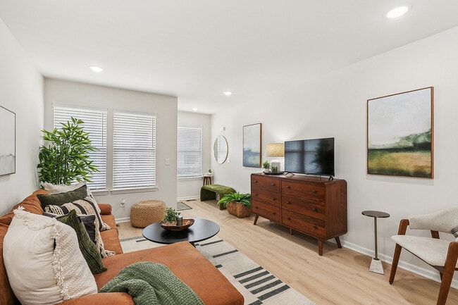Building Photo - Ridgewater Townhomes