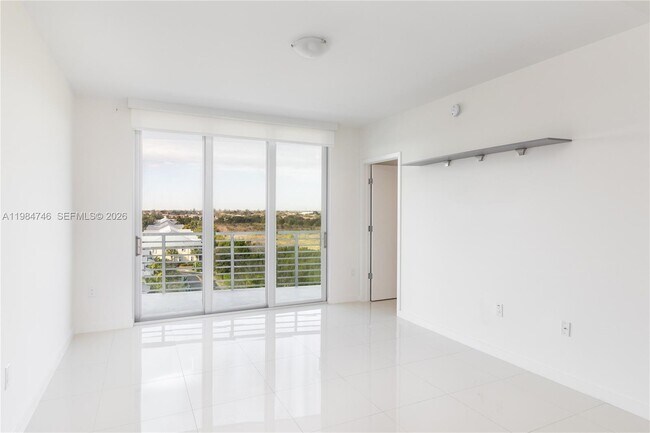 Foto del edificio - 7661 NW 107th Ave