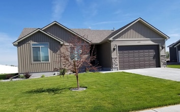4255 E Marlin Ave